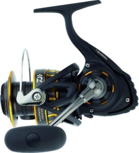 side view of the daiwa bg 2500 saltwater spinning reel